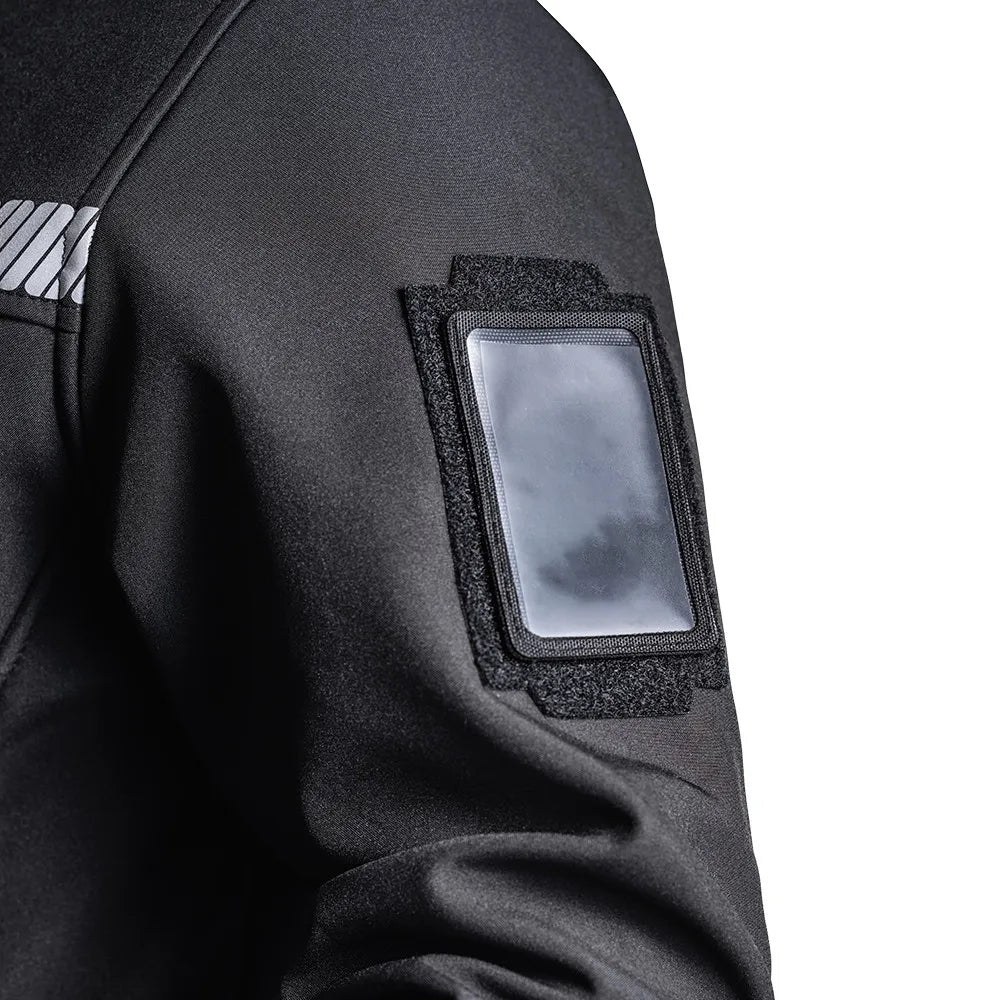 Porte-carte velcro Sécurité Privée SÉCU-ONE noir sur une veste